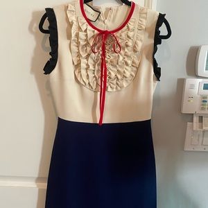 Gucci Dress. Short. Size 40. Made in Italy.